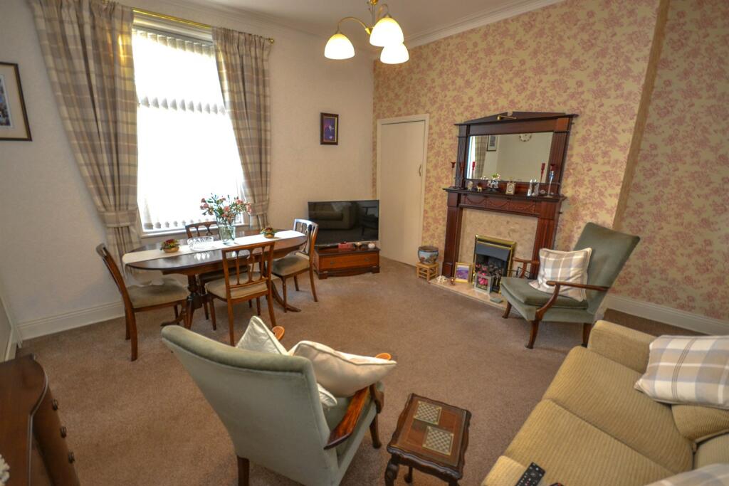 Lounge / Dining Room