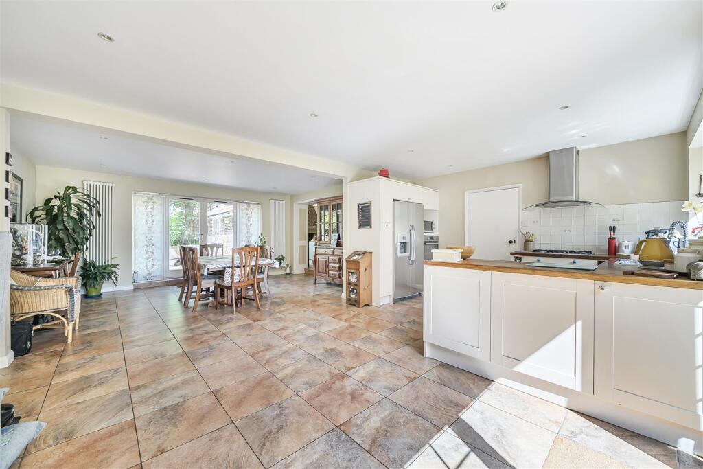 Kitchen Breakfast room.jpg