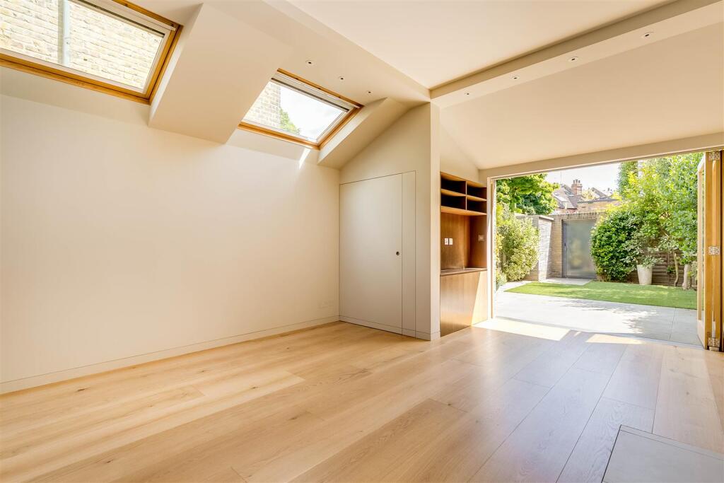 Alexandra Road 28GFF-7.jpg