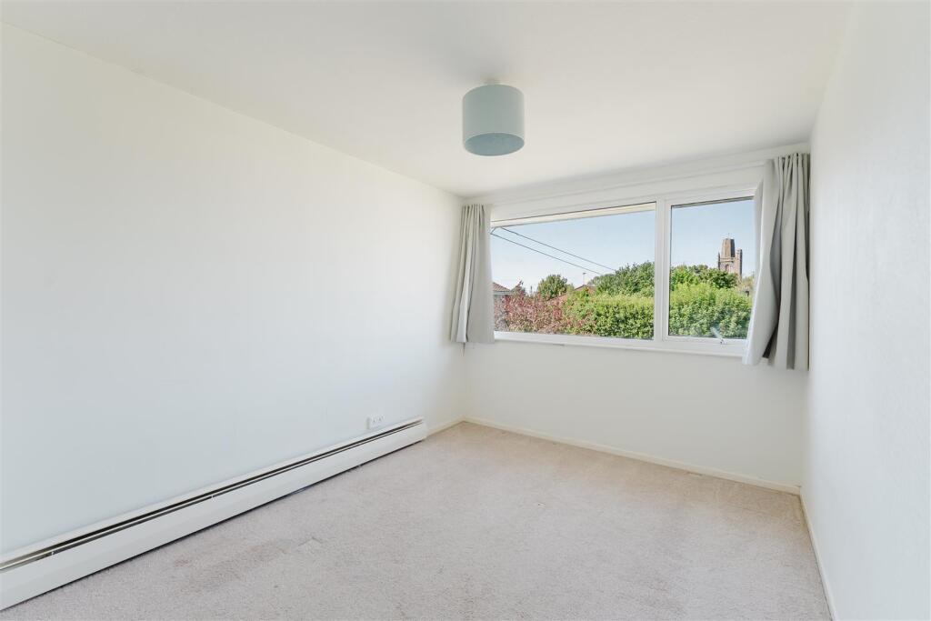 8 Rectory Drive, Yatton, BS49 4HF 32.jpg