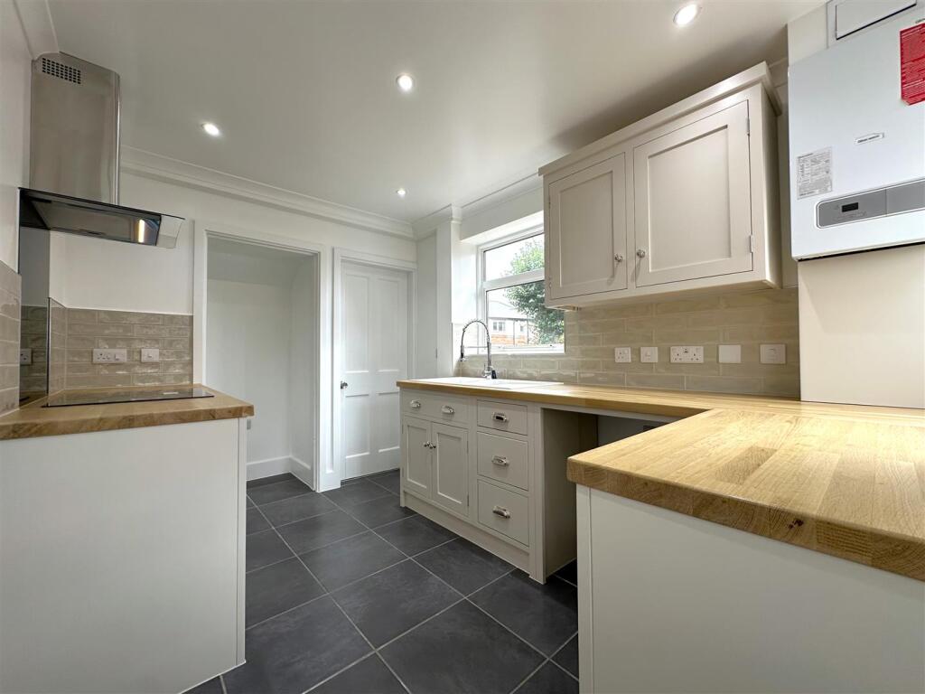 Superb Handmade Kitchen 093