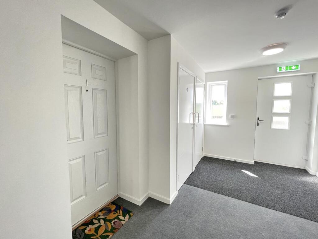 Foxglove Gardens 1 - Communal Hallway.jpg