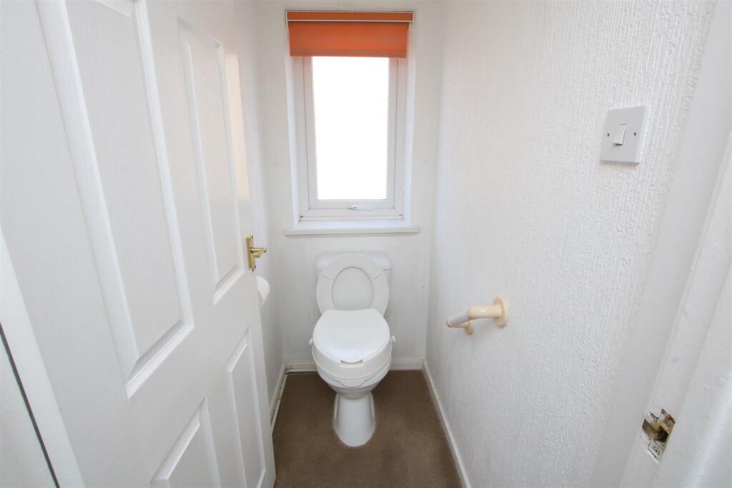 SEPARATE WC