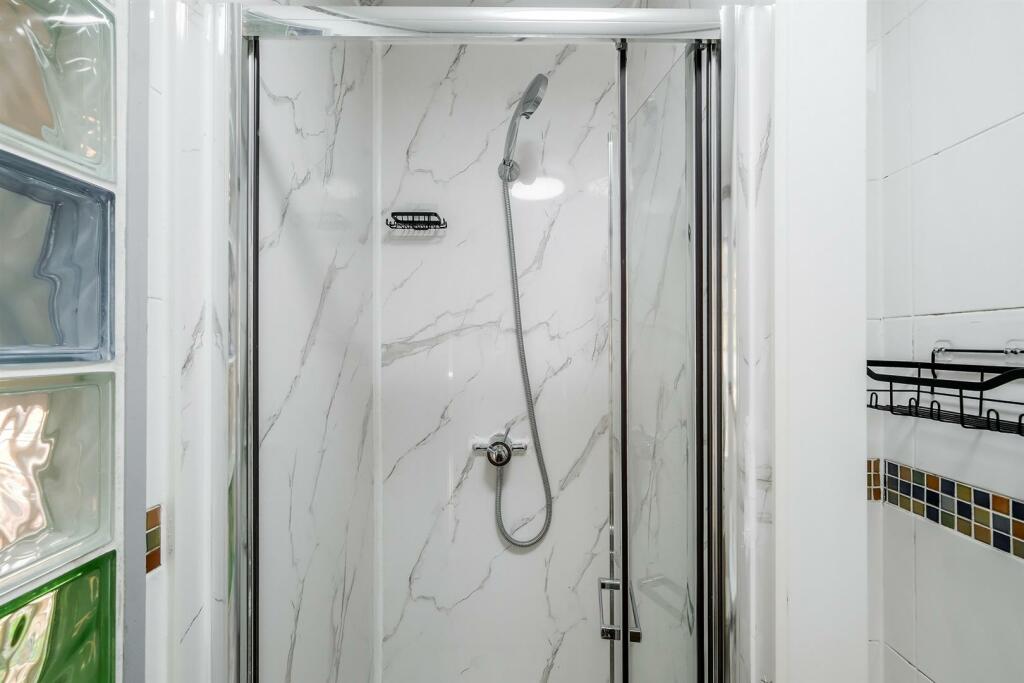 Studio 4, 84 Elphinstone Road-29_web.jpg