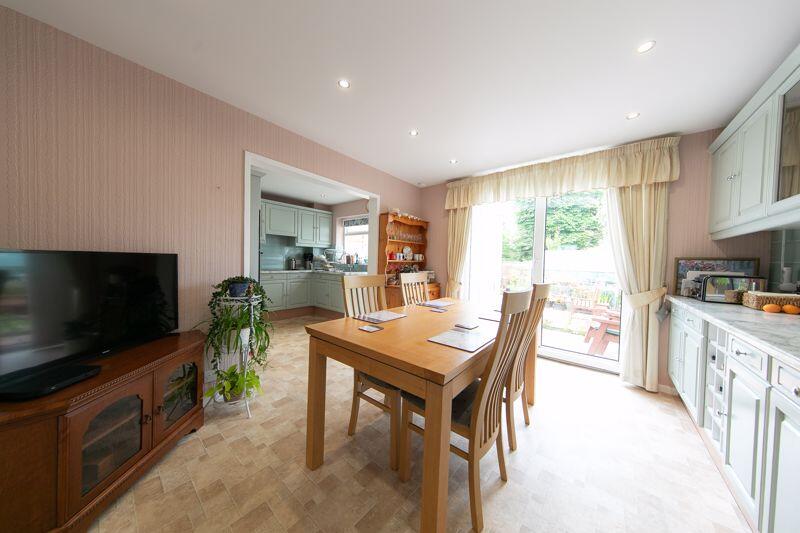 Kitchen &amp; breakfast room