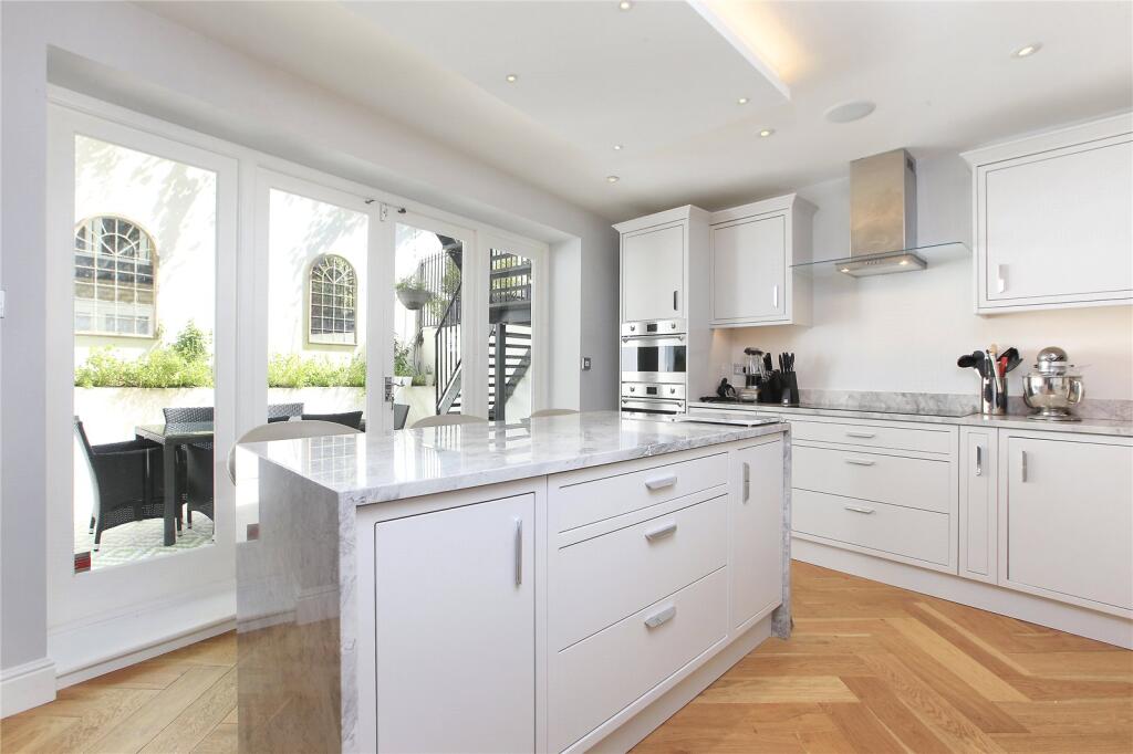 property in Crescent Grove, 
Clapham, SW4