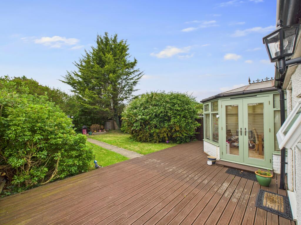 CAM02909G0-PR0424-STILL024