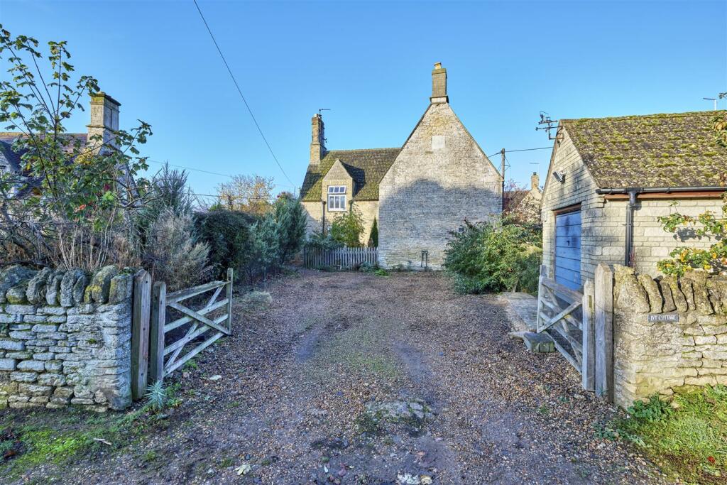 Ivy Cottage Thorpe Waterville-16.jpg