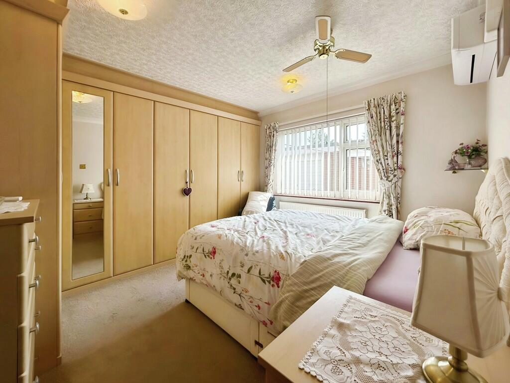 e6b8212a-WhatsApp...