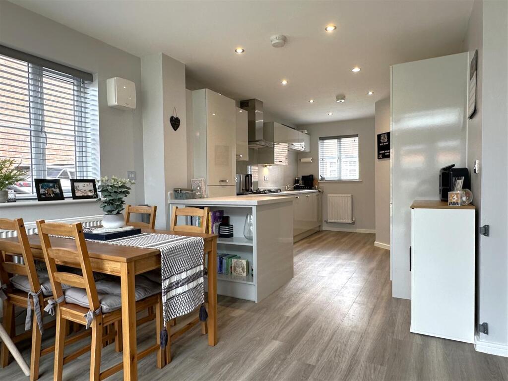 Open-Plan Dining Kitchen 986