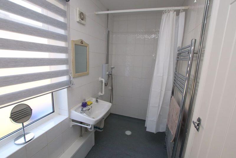 Wet room photo 1
