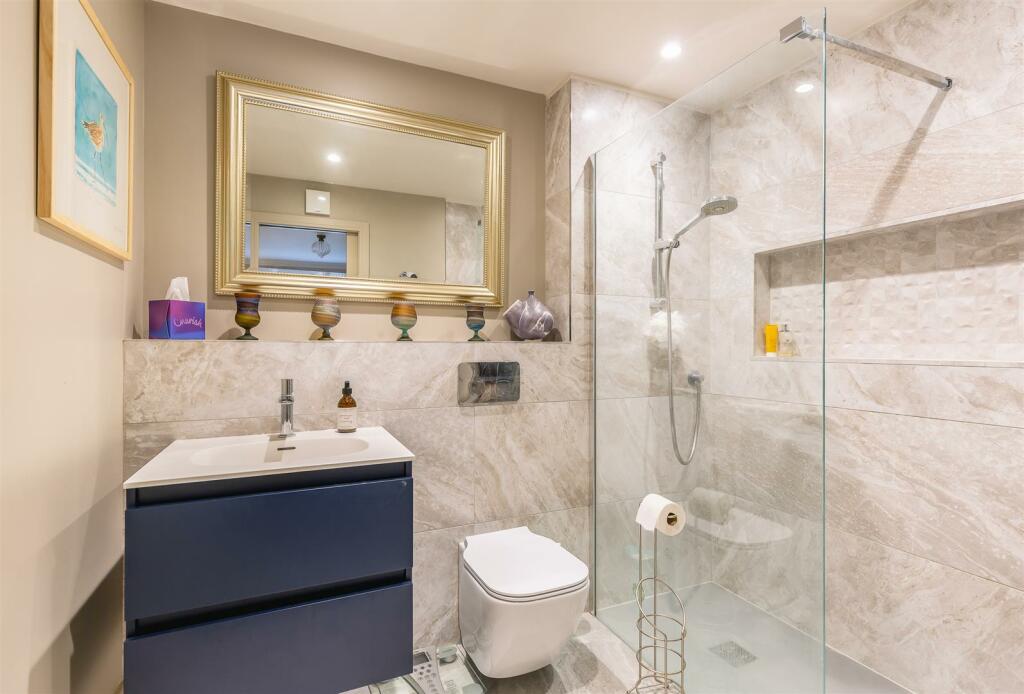 Shower Room En Suite
