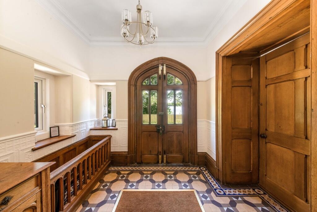ENTRANCE VESTIBULE