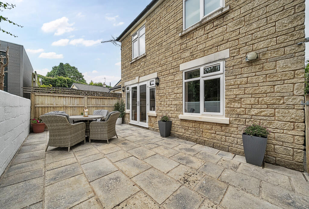 1306226-4-6846ebf...