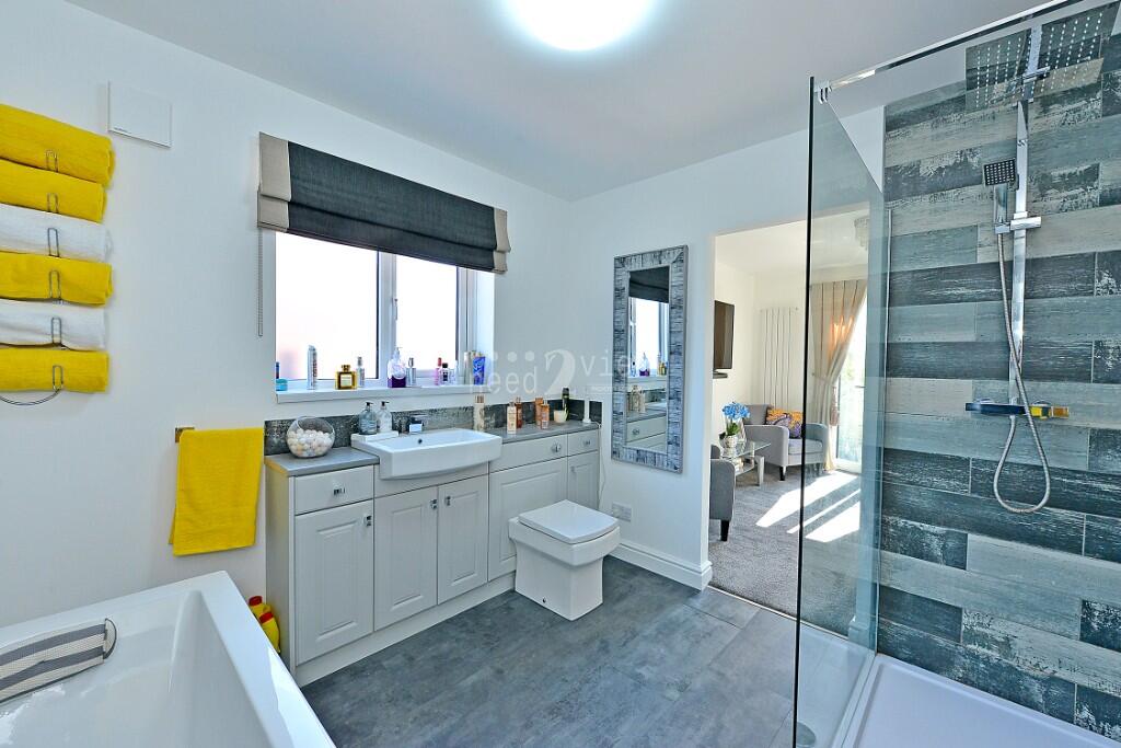 ENSUITE 2 