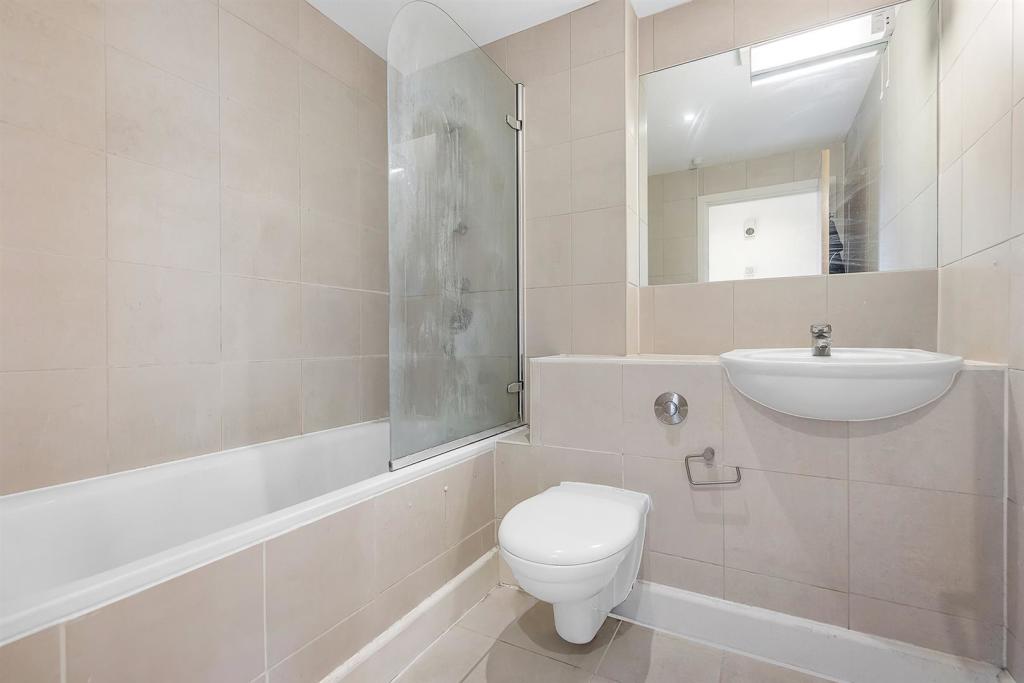 Bathroom.jpg