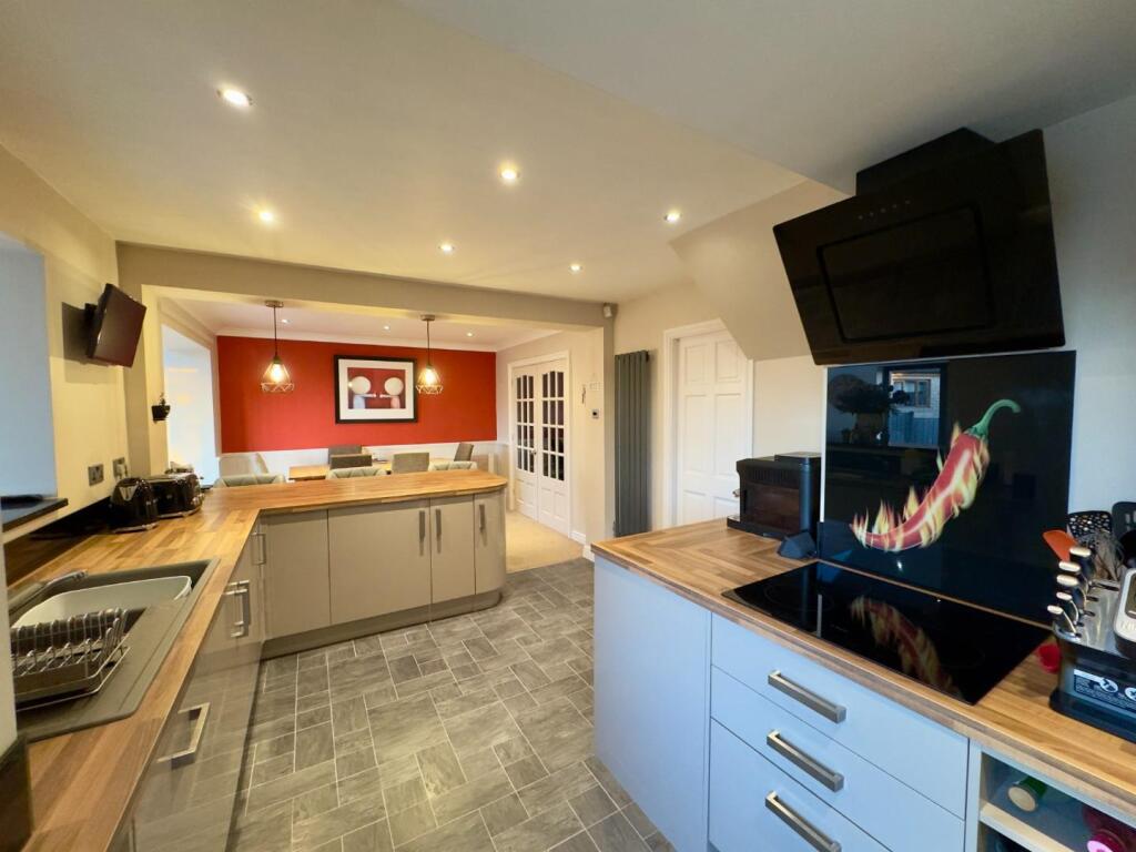 Kitchen 4 Photo, Clockhouse Grove, Burnley, 5 Bedr