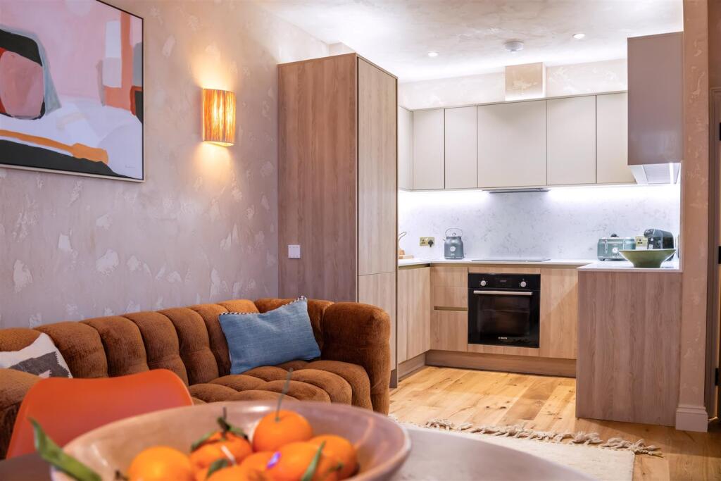 Ground Floor Flat-016.jpg