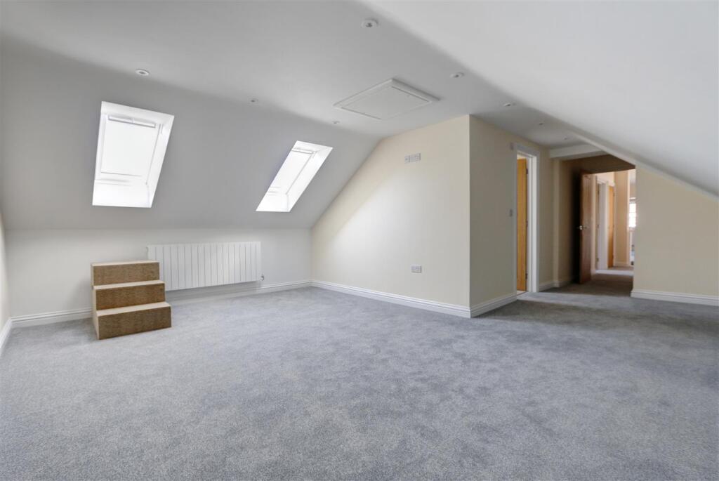 Bedroom 2: