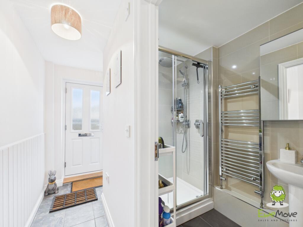 EweMove Estate Agents Basingstoke - Bennet Close