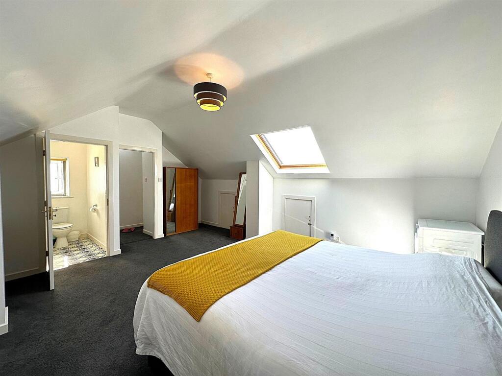 top bed 3.jpg