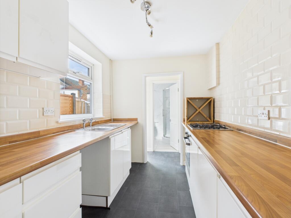 CAM03062G0-PR0179-STILL003