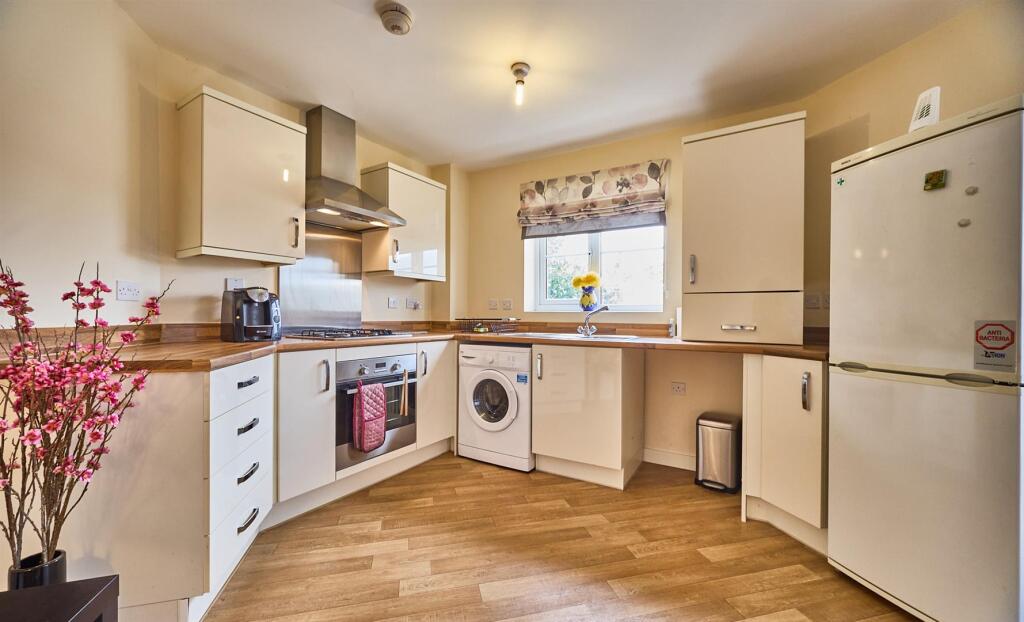 OPEN PLAN LOUNGE DINER AND KITCHEN