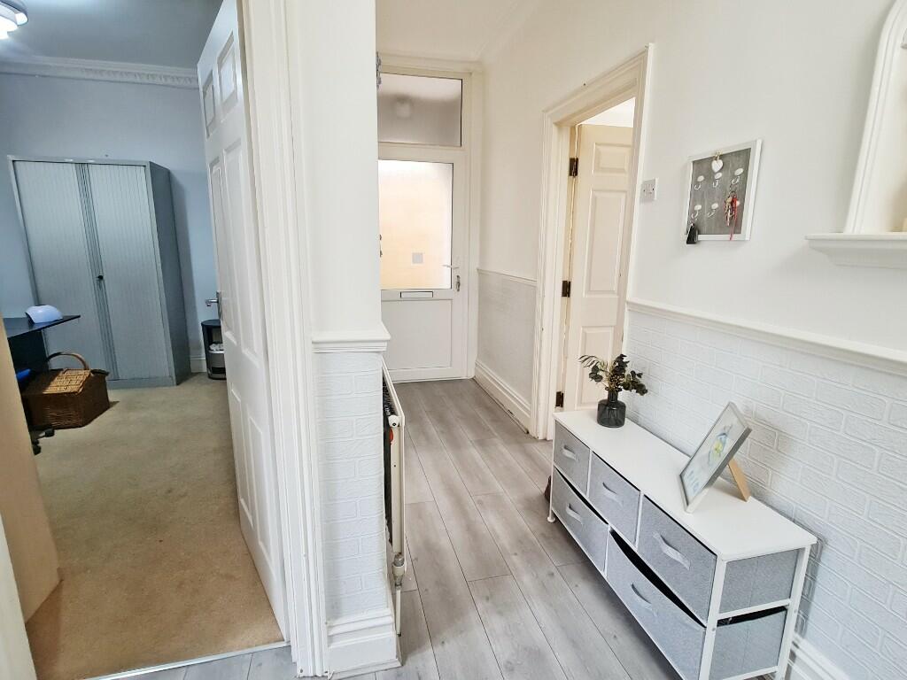 Hallway &amp; Reception2