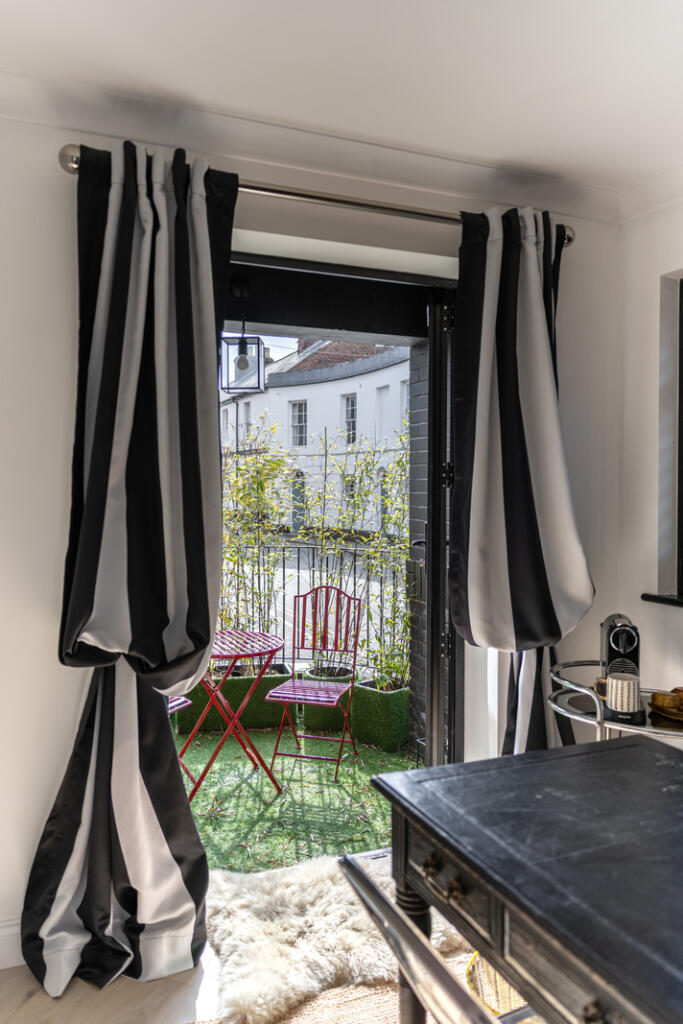 278045 - TMH-1_TEMPLE_MEWS_CANTERBURY_ CT1_2PQ-...