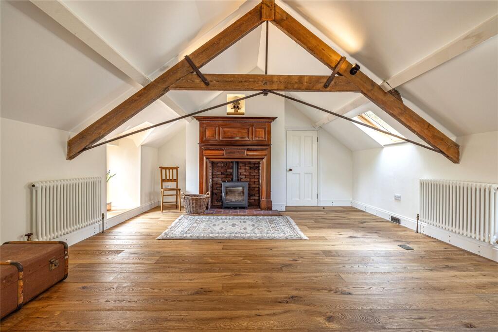 Sitting Room/Bedroom
