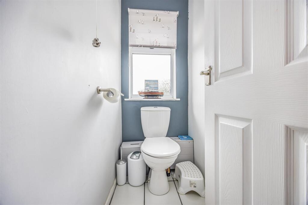 12 Passfield Walk, Havant-PorticoMarketing-SarahOl