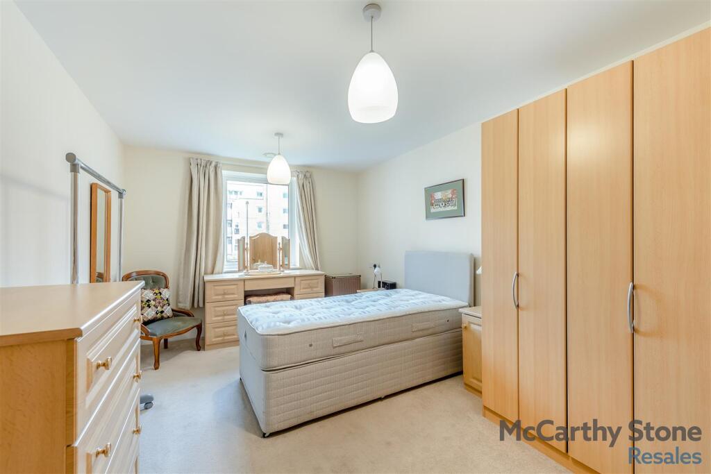 8667080-interior13.jpg