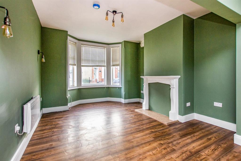 living room_1.jpg