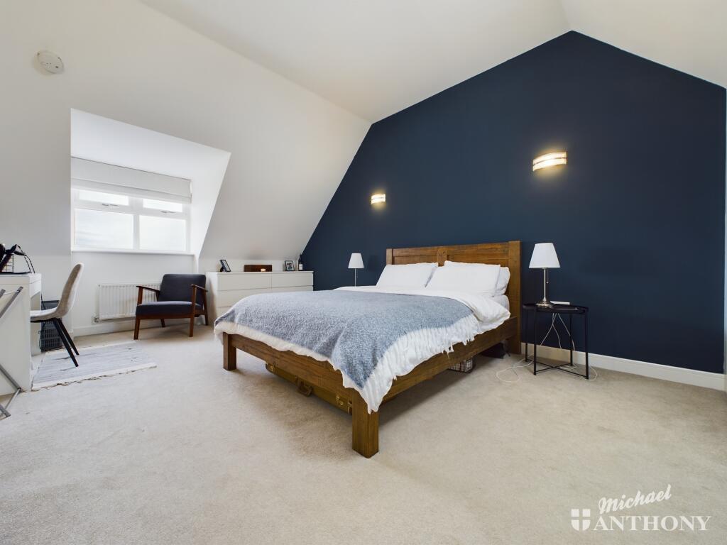 CAM02773G0-PR0226-STILL013