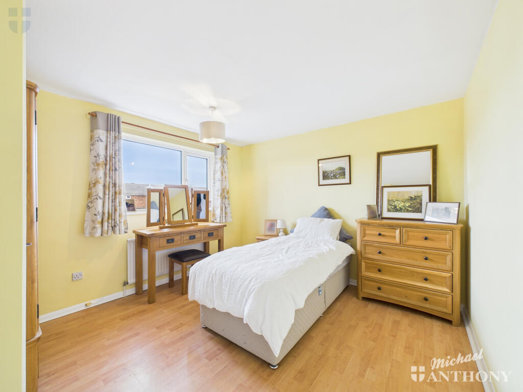 CAM03218G0-PR0777-STILL011