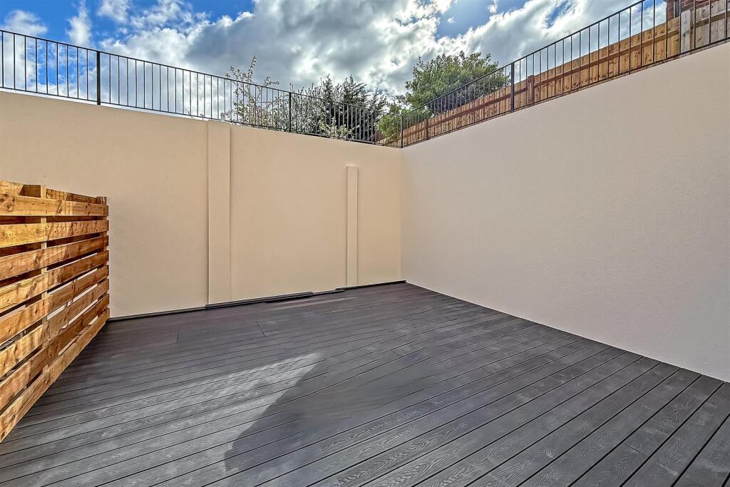 382HatfieldRoad-30.jpg
