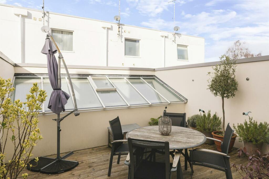 64846_21 Vittoria Walk Cheltenham- (26)_low.jpg