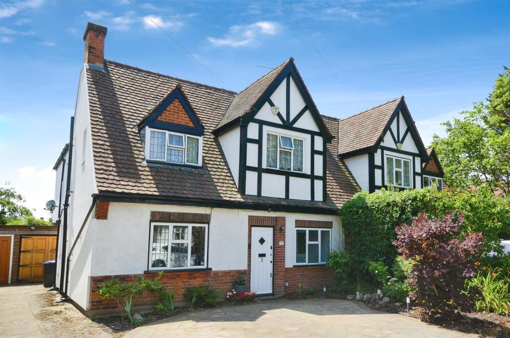 Medway Gardens, Wembley