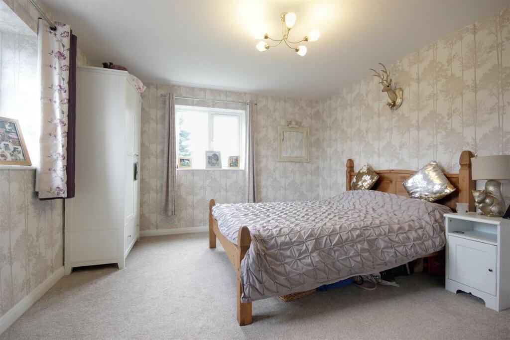 BEDROOM 3 (REAR)