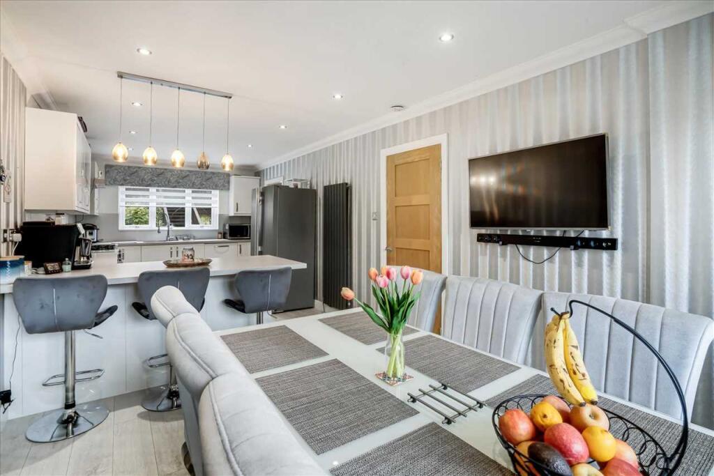 Dining Area (2)