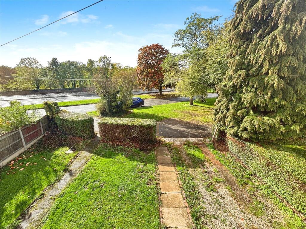 Garden / Parking