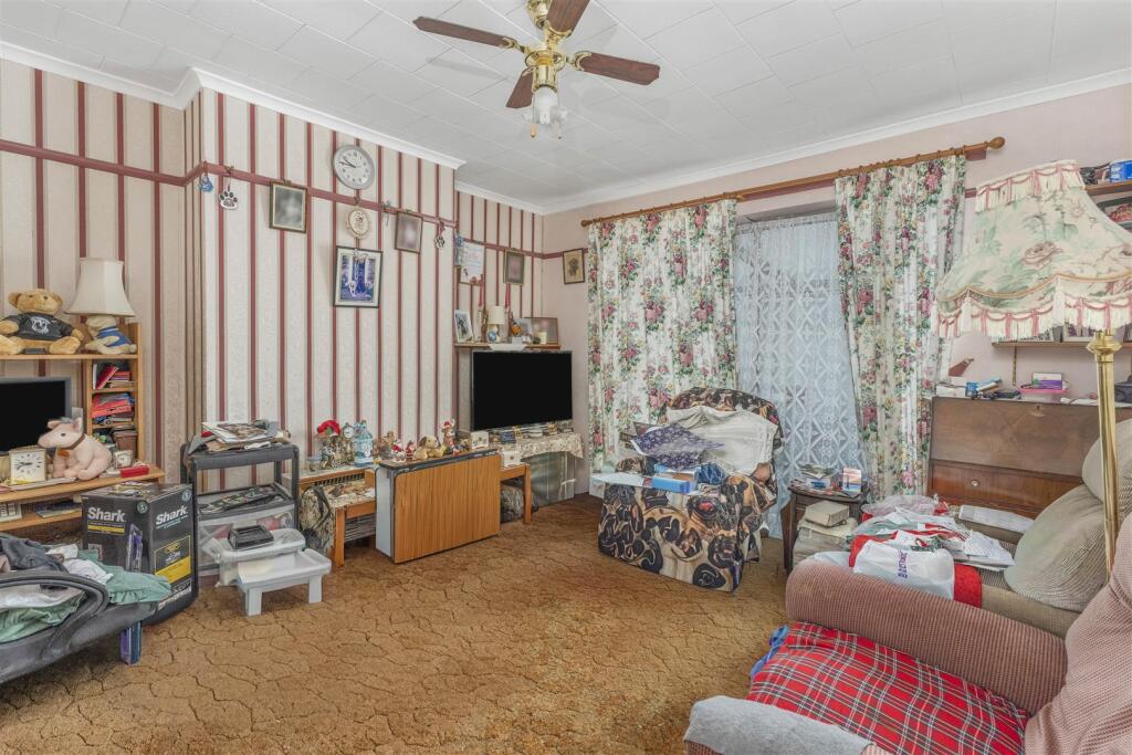 50 Manor Road, Banbury-7.jpg