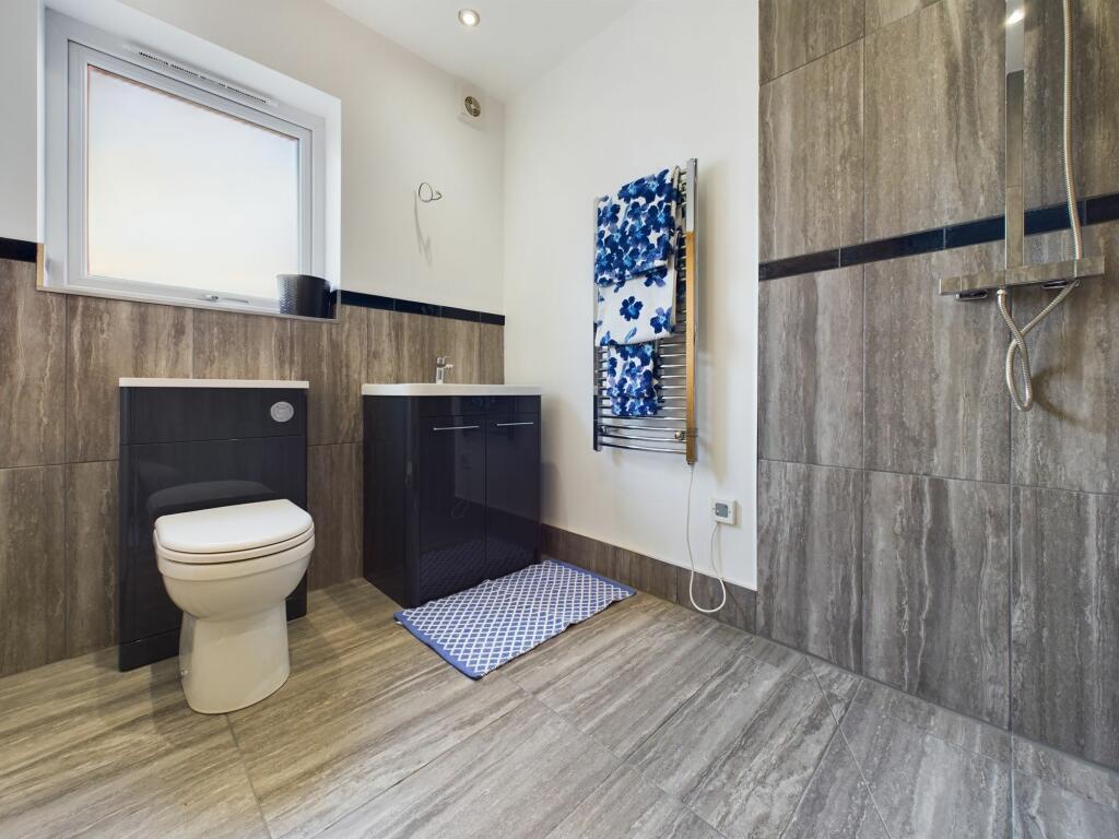 En Suite Wet Room (Bedroom 4 / Reception Room)