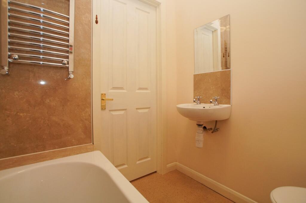 En-suite to Bedroom 2