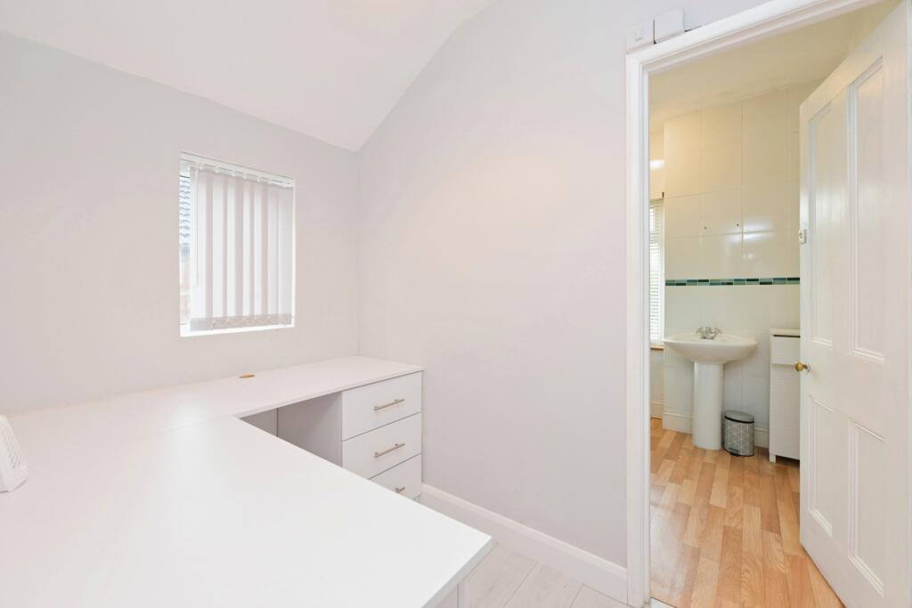 Dressing Area/Study