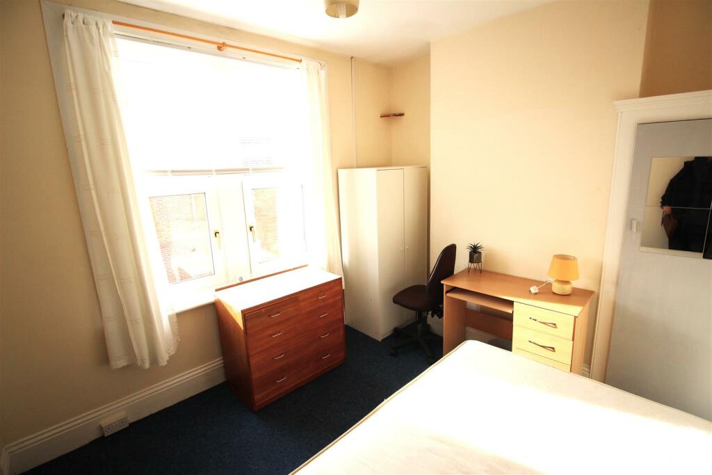 Room 4.JPG