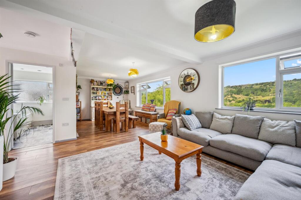 Lounge towards dining area and bathroom.jpg