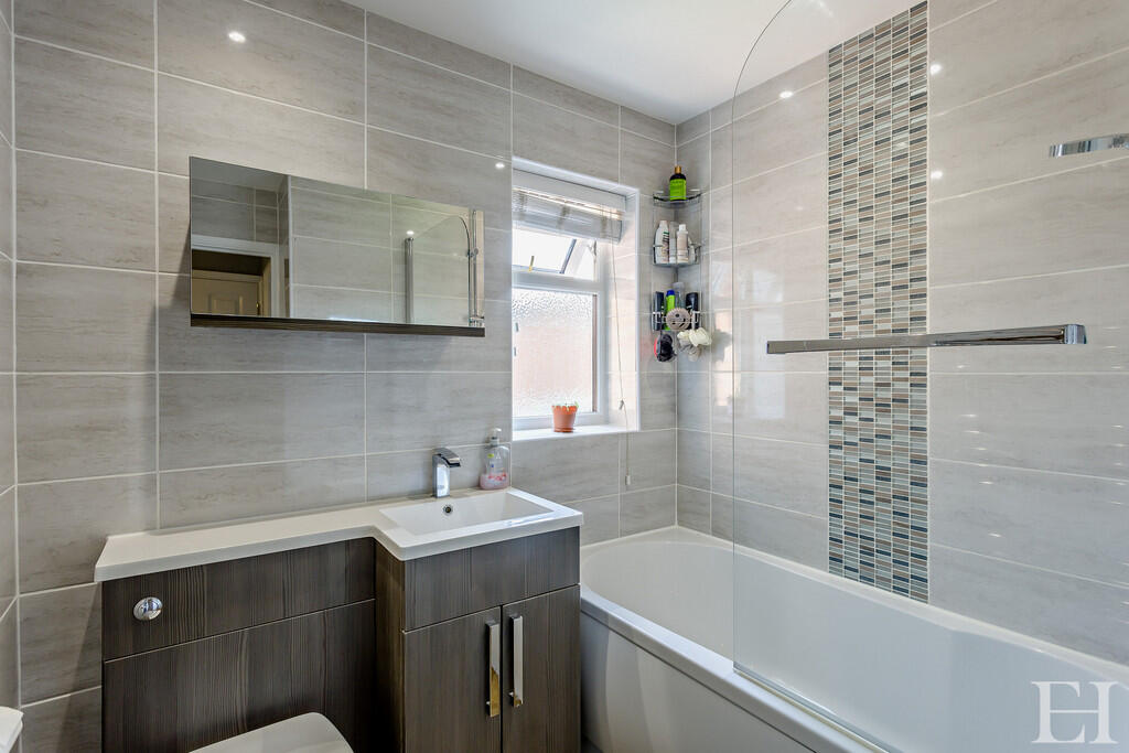 8646478-interiorW...