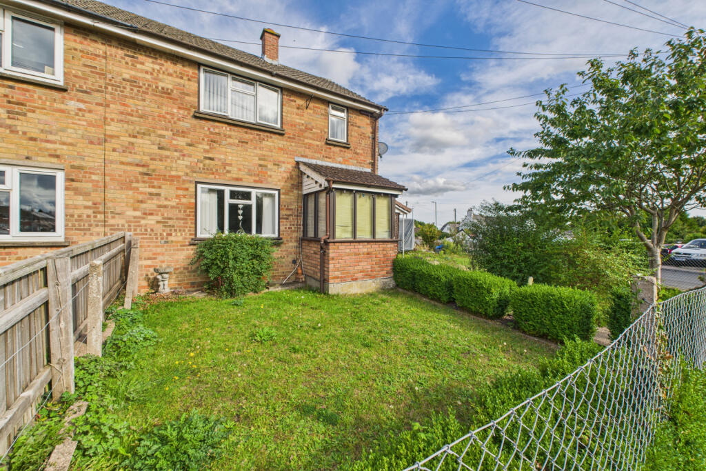 Spacious &amp; Versatile, Two / Three Bedroom Home in