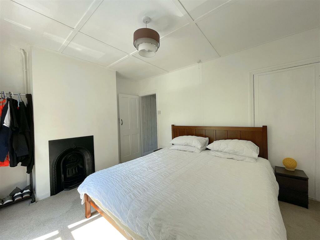 Bedroom One (3).jpeg
